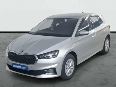 Usado Skoda Fabia Selection 95 CV (69 kW) 2025 Gris Utilitario