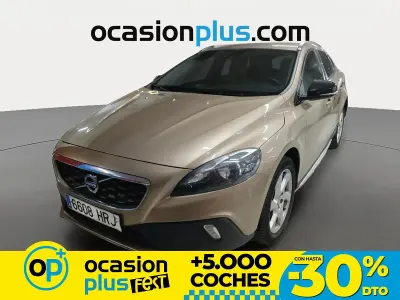 Usado Volvo V40 CC Momentum 115 CV (84 kW) 2013 Marrón Familiar