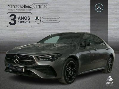 Gris / plata Usado 2024 Mercedes CLA250e AMG line Berlina | 40.490 € (Precio justo)