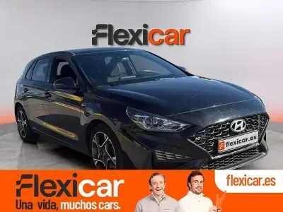 Usado Hyundai i30 N Line 120 HP (88 kW) 2024 Preto