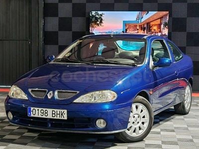 Usado Renault Mégane Coupé Dynamique 110 CV (80 kW) 2001 Azul Coupe
