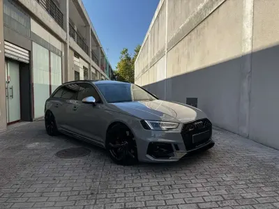 Usado Audi RS4 450 CV (330 kW) 2018 Gris / plata Familiar