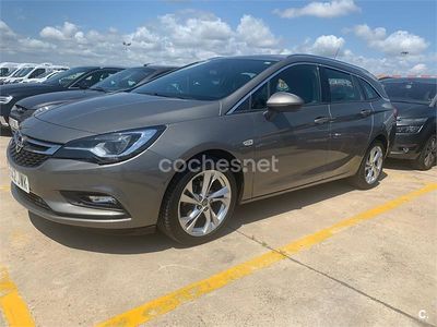 Usado Opel Astra Excellence 125 CV (91 kW) 2017 Beige Familiar