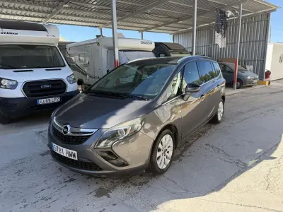 Usado Opel Zafira Tourer Selective 131 CV (96 kW) 2013 Gris Monovolumen