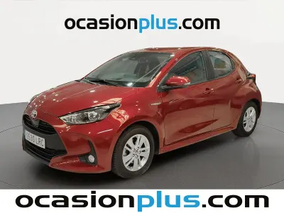 Usado Toyota Yaris Active 116 CV (85 kW) 2021 Rojo Utilitario