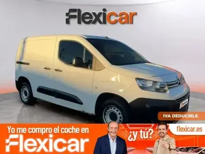 Usado Citroën Berlingo Live 105 CV (77 kW) 2020 Blanco Monovolumen