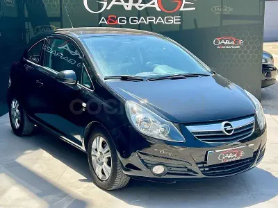 Usado Opel Corsa Selective 95 CV (69 kW) 2011 Negro Utilitario