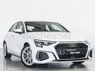 Usado Audi A3 Ambiente 150 CV (110 kW) 2022 Blanco Berlina