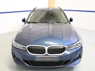 Usado BMW 320e Comfort Edition 204 HP (150 kW) 2023 Azul Carrinha