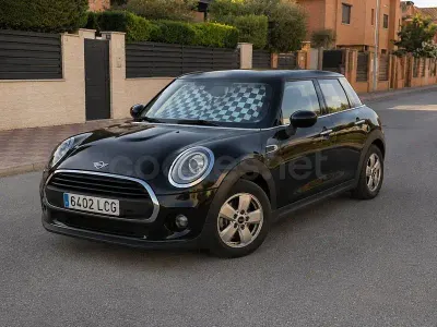 Usado Mini ONE 102 CV (75 kW) 2019 Negro Utilitario