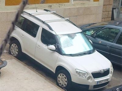 Usado Skoda Yeti Active 105 CV (77 kW) 2010 Blanco SUV