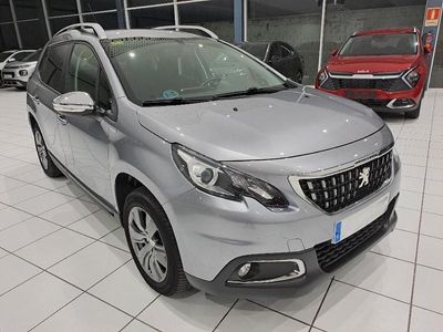 Usado Peugeot 2008 Style 100 CV (73 kW) 2018 Gris SUV