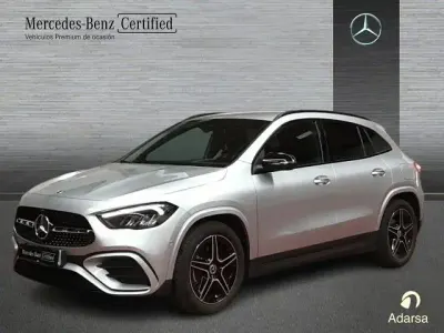 Usado Mercedes GLA200 150 CV (110 kW) 2024 Plata hightech SUV