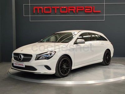 Usado Mercedes CLA200 Shooting Brake 136 CV (100 kW) 2016 Blanco Familiar