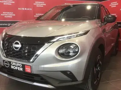 Usado Nissan Juke Acenta 143 CV (105 kW) 2025 Diamond silver metalizado SUV
