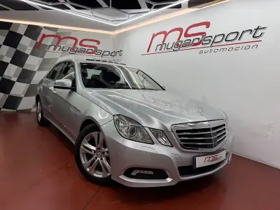 Usado Mercedes E350 Avantgarde 231 HP (169 kW) 2010 Cinzento Sedan
