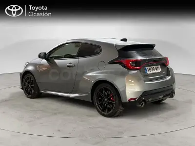 Usado Toyota Yaris 276 CV (202 kW) 2024 Gris / plata Utilitario