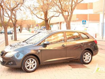 Usado Seat Ibiza ST Style 105 CV (77 kW) 2011 Gris / plata Familiar