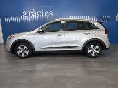 Usado Kia Niro 141 CV (103 kW) 2016 Gris / plata SUV