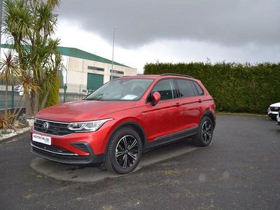 Usado VW Tiguan Life 150 CV (110 kW) 2021 Rojo SUV