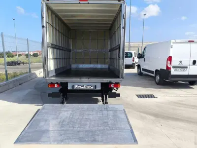Usado Iveco Daily 160 CV (117 kW) 2023 Blanco Van