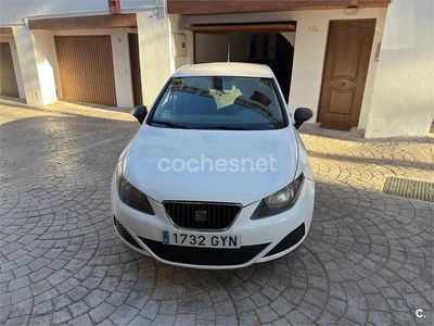 Usado Seat Ibiza Reference 75 CV (55 kW) 2010 Blanco Berlina