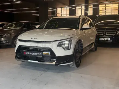 Usado Kia Niro 141 CV (103 kW) 2023 Blanco SUV