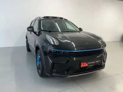 Begagnad Lynk & Co 01 197 HK (144 kW) 2022 Svart SUV