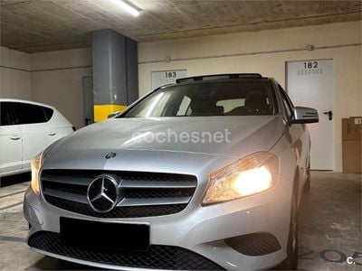 Usado Mercedes A180 Urban 122 HP (89 kW) 2013 Cinzento Sedan