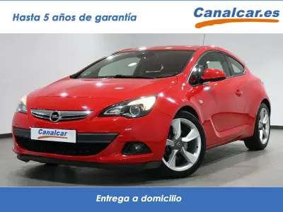 Usado Opel Astra GTC Selective 140 CV (102 kW) 2015 Rojo Utilitario