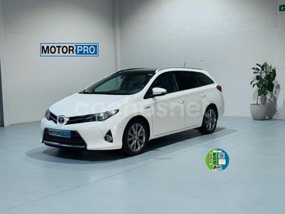 Toyota Auris Hybrid