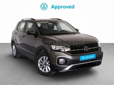 Usado VW T-Cross Advance 95 CV (69 kW) 2021 Gris / plata SUV