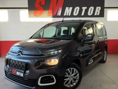 Usado Citroën Berlingo Feel 102 CV (75 kW) 2020 Gris / plata Monovolumen