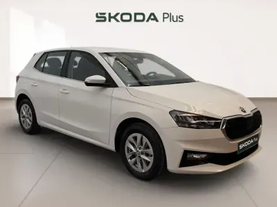 Usado Skoda Fabia Ambition 80 CV (58 kW) 2023 Blanco Utilitario