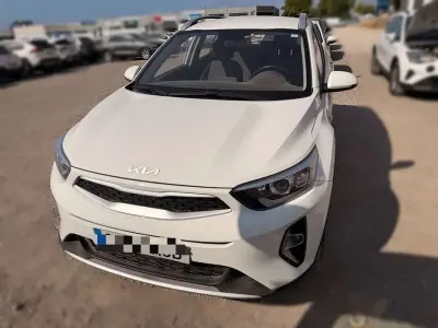 Usado Kia Stonic 84 CV (61 kW) 2023 Blanco SUV