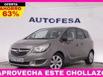 Usado Opel Meriva Excellence 140 CV (102 kW) 2016 Gris / plata Monovolumen