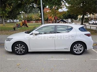 Lexus CT200h