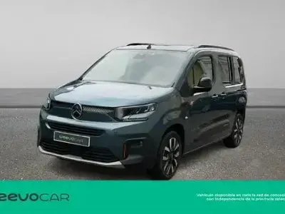 Usado Citroën Berlingo 130 CV (95 kW) 2024 Azul Monovolumen