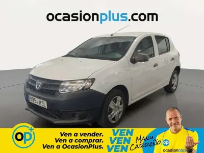 Usado Dacia Sandero Base 75 CV (55 kW) 2013 Blanco Utilitario