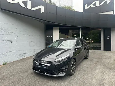 Usado Kia Ceed 141 CV (103 kW) 2024 Negro Utilitario