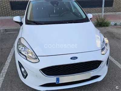 Usado Ford Fiesta Trend 85 CV (62 kW) 2019 Blanco Utilitario
