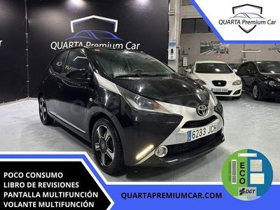 Usado Toyota Aygo X-play 69 CV (50 kW) 2015 Negro Utilitario