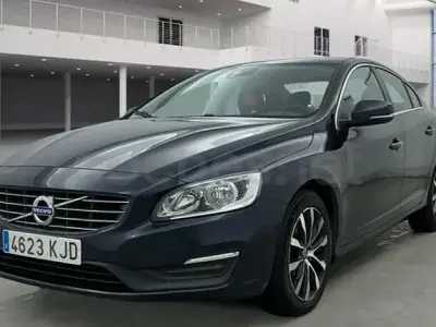 Usado Volvo S60 Kinetic 150 CV (110 kW) 2018 Azul Berlina
