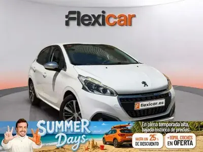 Usado Peugeot 208 Allure 110 CV (80 kW) 2017 Blanco Utilitario