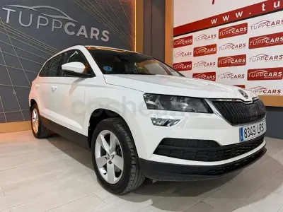 Usado Skoda Karoq Ambition 150 CV (110 kW) 2021 Blanco SUV