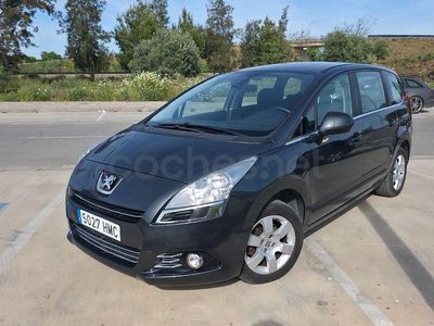 Usado Peugeot 5008 Access 115 HP (84 kW) 2012 Cinzento Monovolume