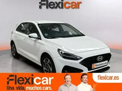 Begagnad Hyundai i30 120 HK (88 kW) 2024 Vit Sedan