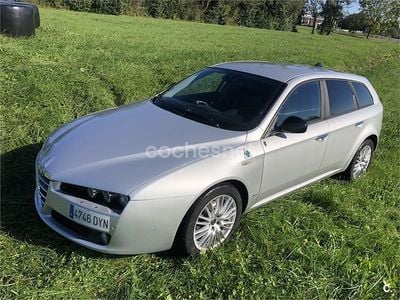 Gris / plata Usado 2006 Alfa Romeo 159 Distinctive Familiar | 7999 €
