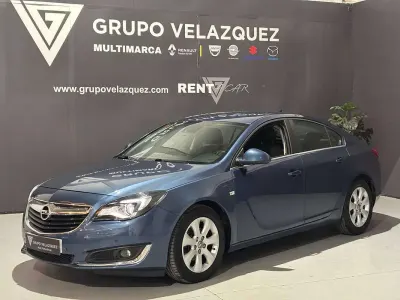 Usado Opel Insignia Selective 136 CV (100 kW) 2016 Azul Berlina