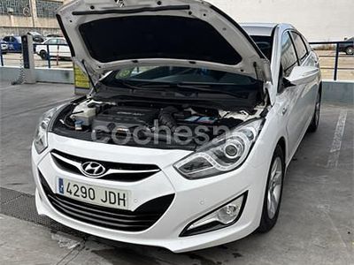 Usado Hyundai i40 115 CV (84 kW) 2015 Blanco Berlina